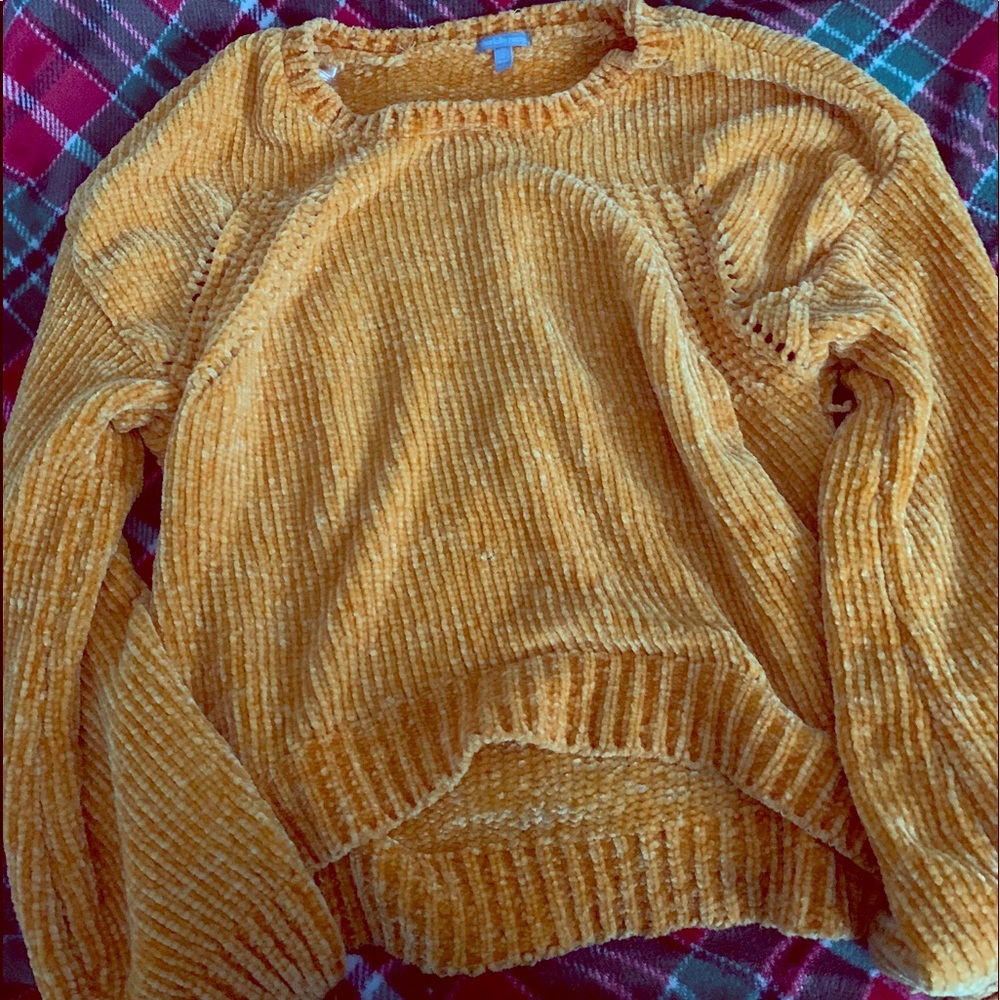 New Yellow sweater